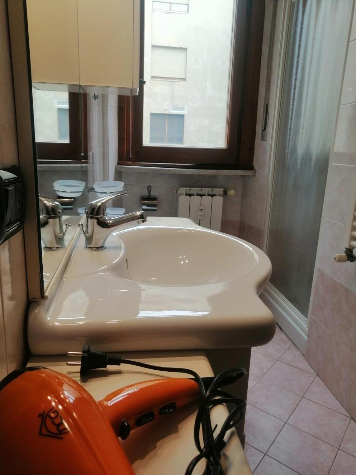 Apartment In Front Of The Train Station! Φλωρεντία Εξωτερικό φωτογραφία